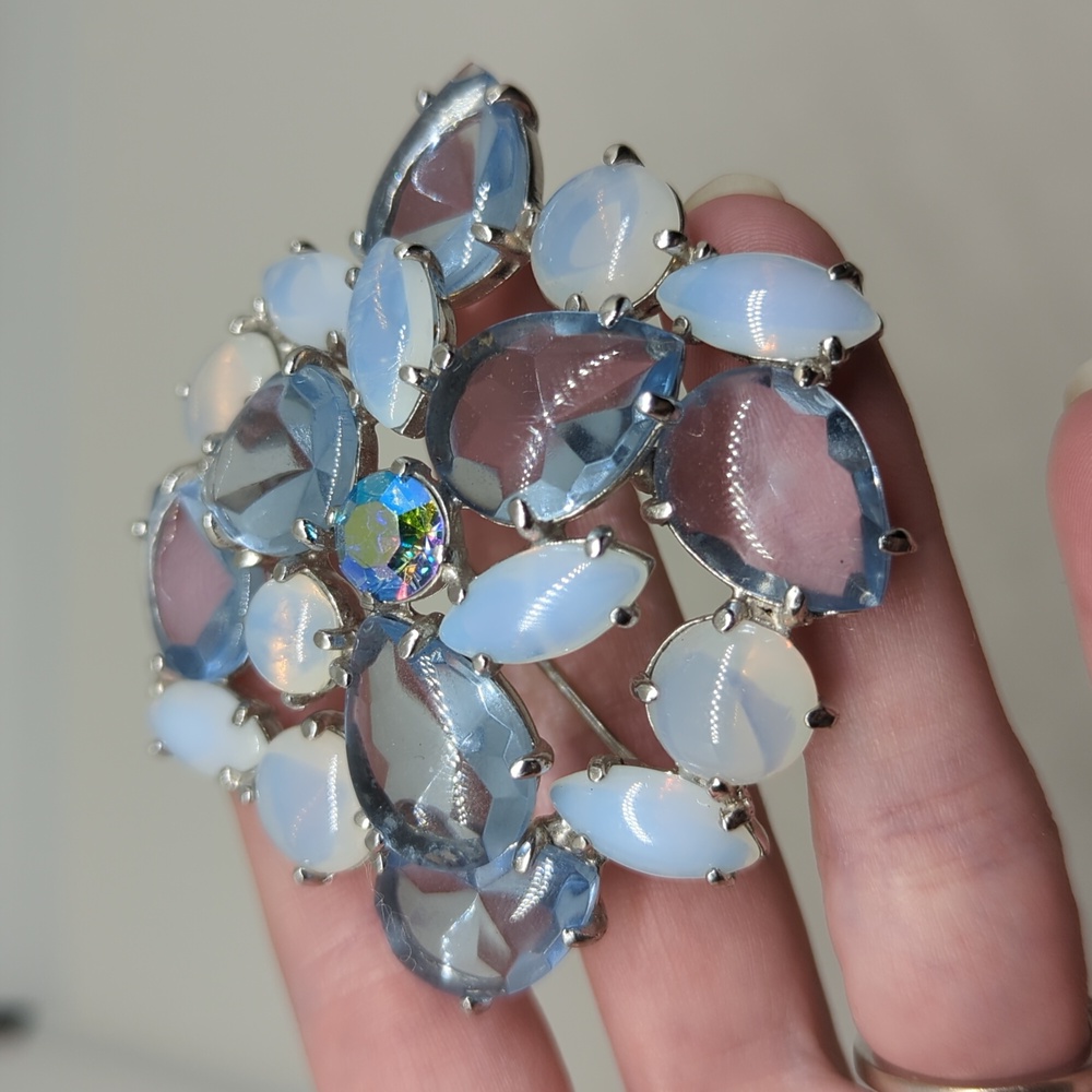Vintage Schiaparelli Opalescent Blue Rhinestone Brooch Open Back - Picture 5 of 11